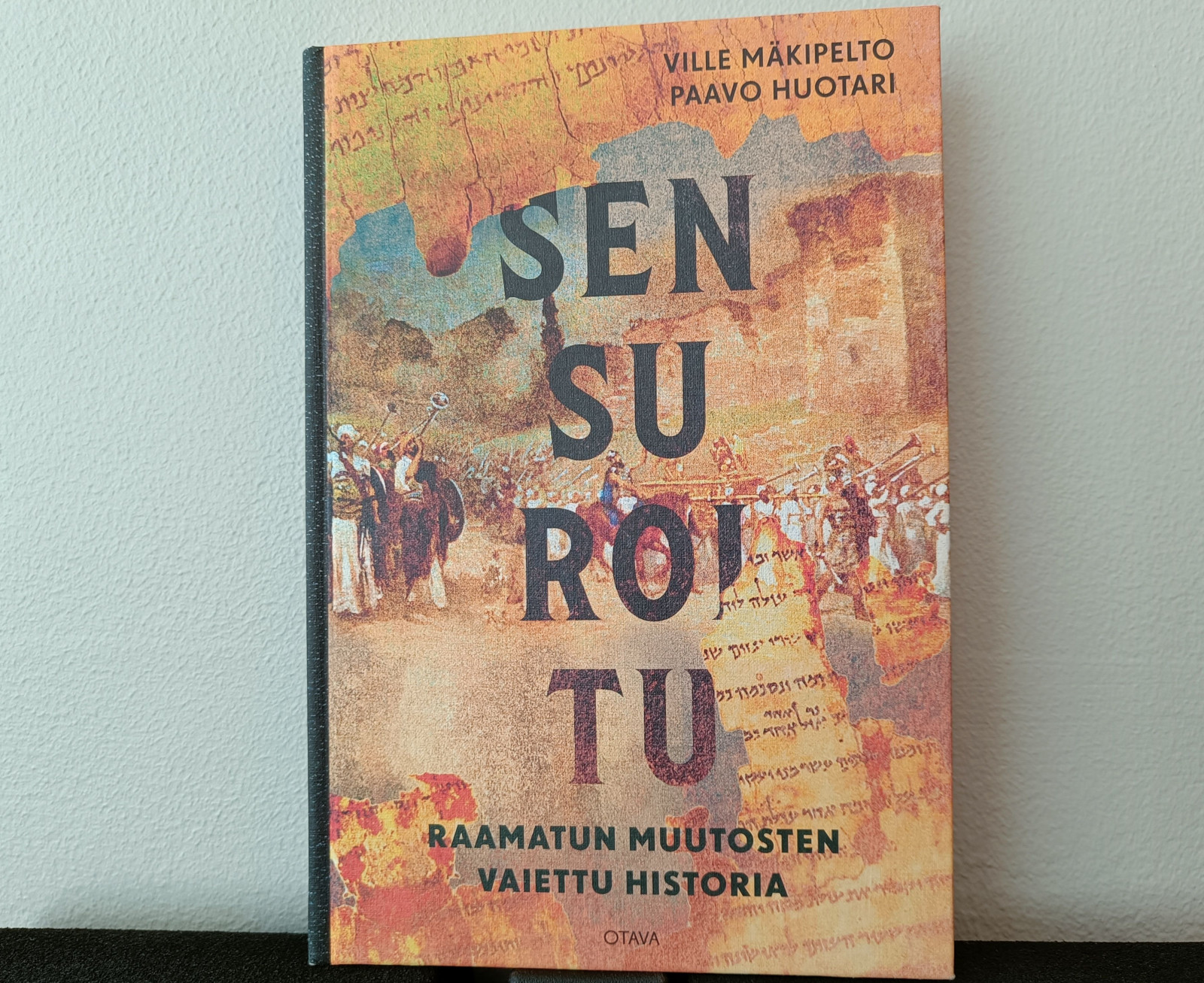 Sensuroitu Sensuroitu-kirjan kansi